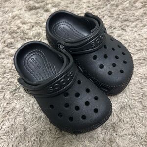 Toddler black crocs